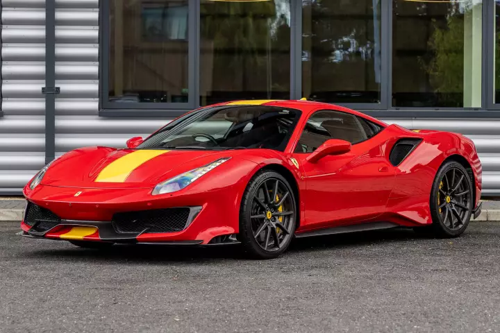 Ferrari 488 Pista painted in Rosso Corsa