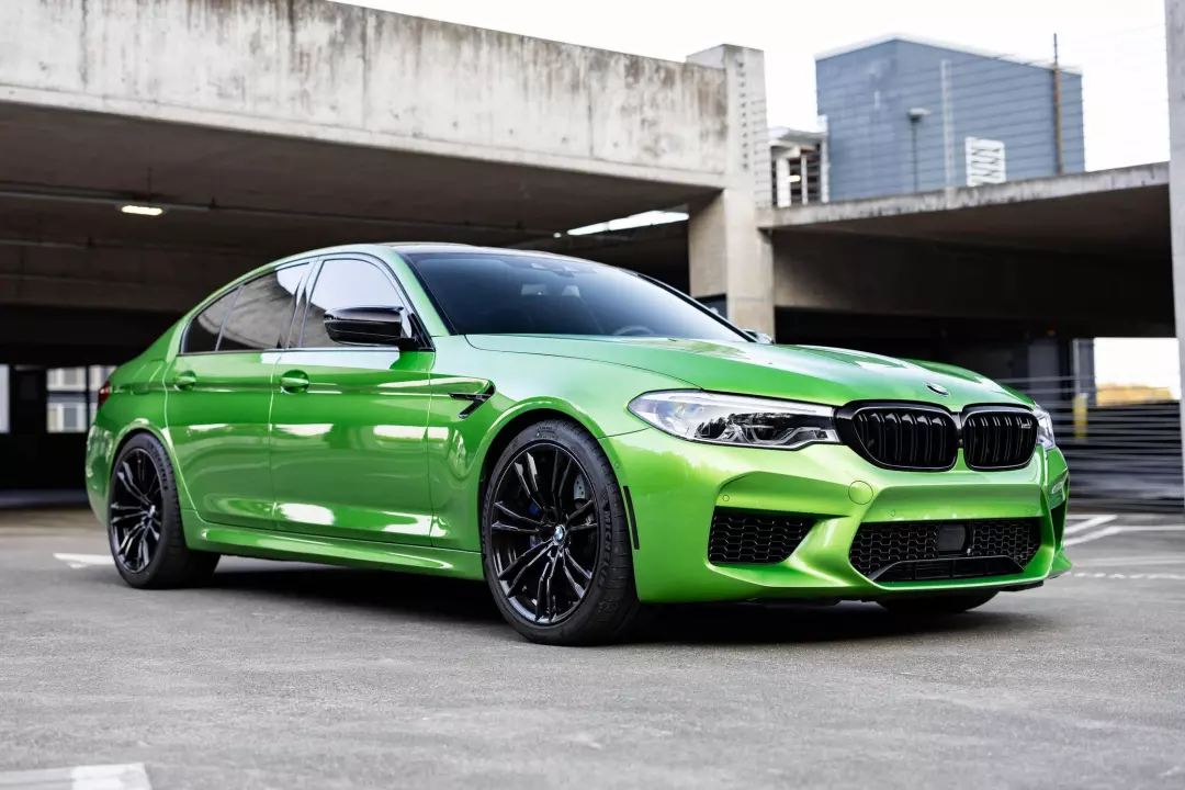 Java Green - BMW M5 (F90)