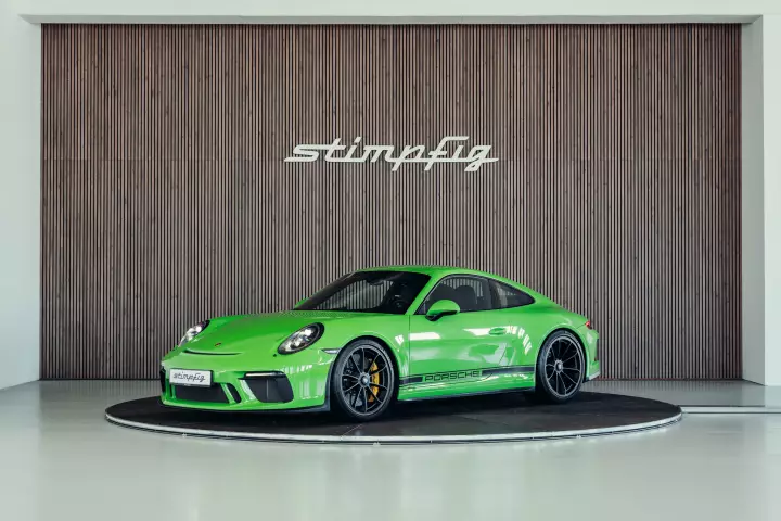 Porsche 911 GT3 Touring (991.2) painted in Yellow Green