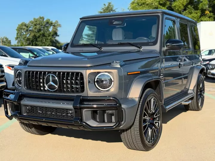 Mercedes-AMG G 63 (W463 Gen 2) painted in Champagne Quartz