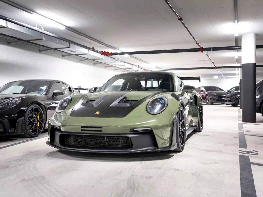 Porsche 911 GT3 RS (992) painted in Nato Olive