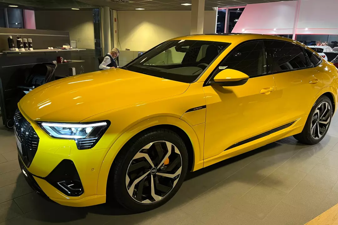 Vegas Yellow - Audi e-tron Sportback