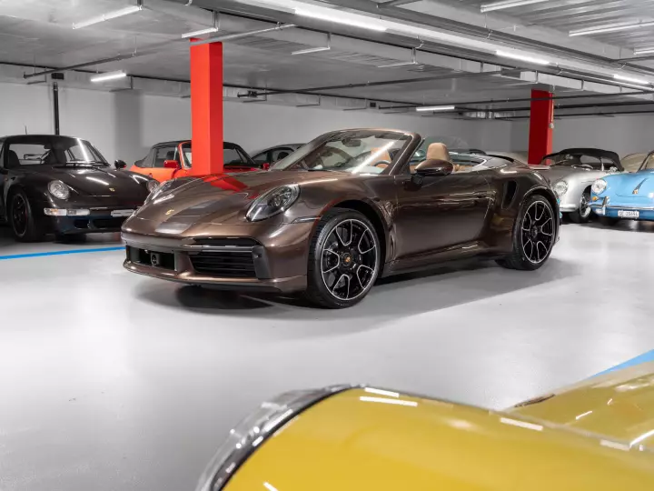 Porsche 911 Turbo S Convertible (992.1) painted in Macadamia Metallic