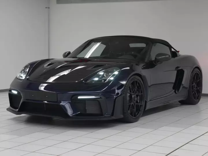 Porsche 718 Spyder RS (982) painted in Night Blue Metallic