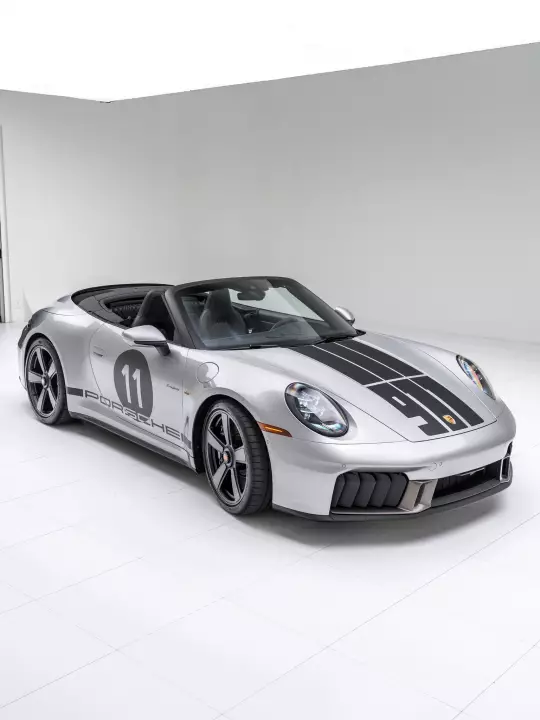 Porsche 911 Spirit 70 (992.2) painted in GT Silver Metallic