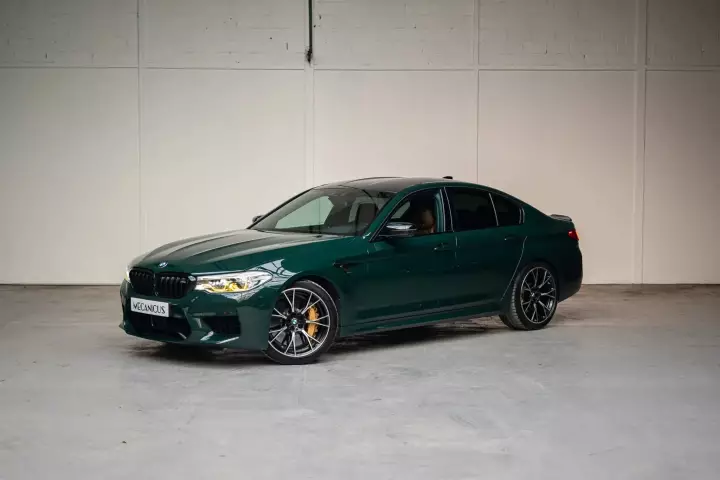 BMW M5 (F90) painted in Goodwood Green