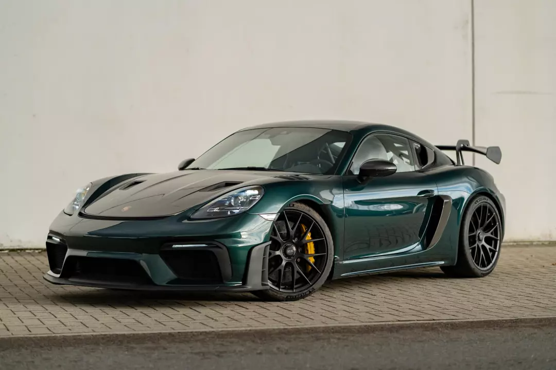 Jet Green Metallic - Porsche Cayman GT4 RS (718)