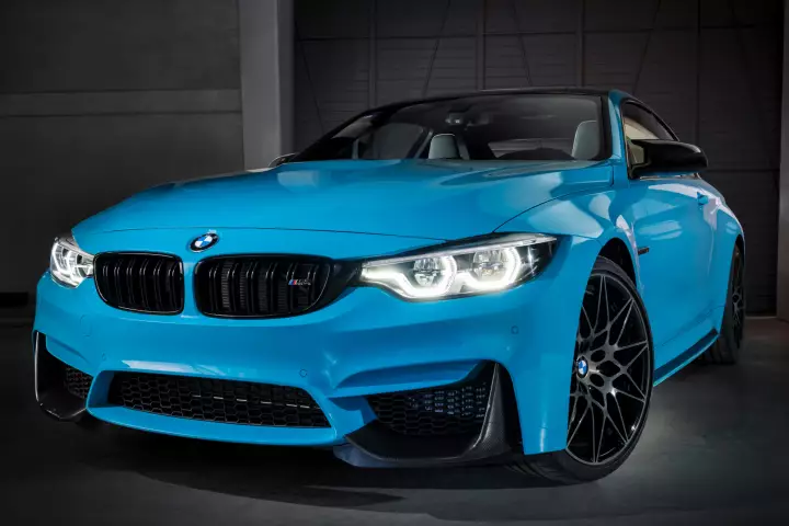 BMW M4 (F82) painted in Miami Blue