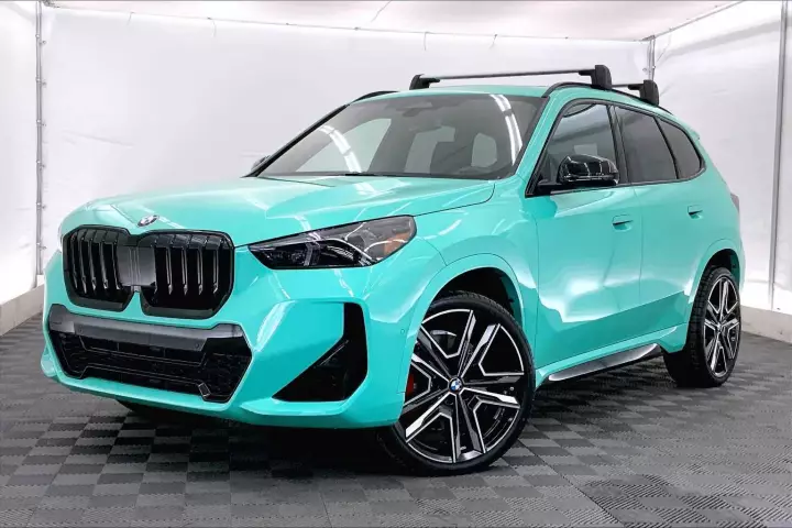 BMW X1 (U11) painted in Mint Green