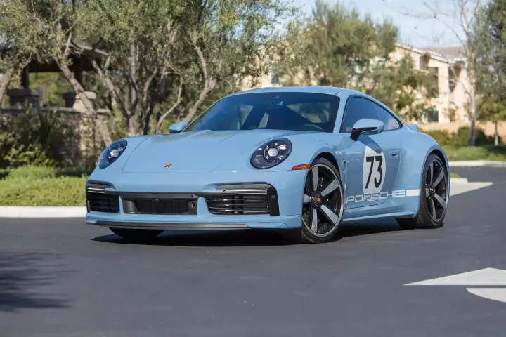 Porsche 911 Sport Classic (992) painted in Etna Blue