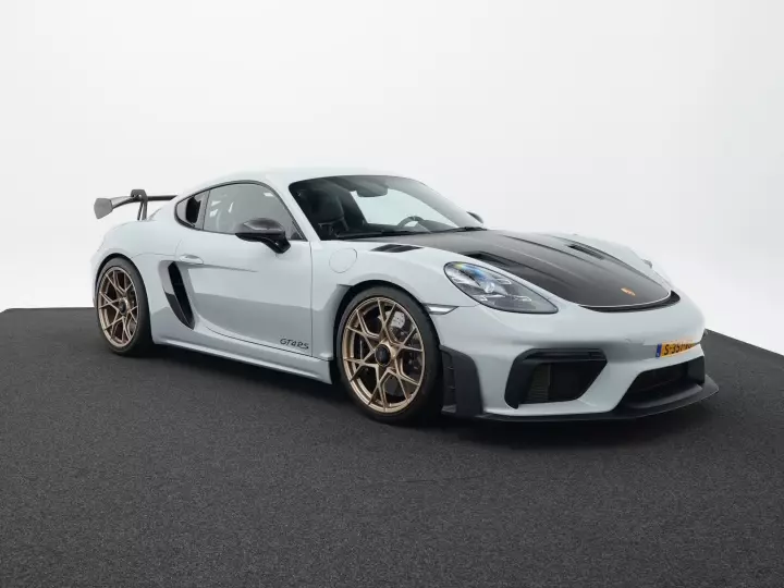 Porsche 718 Cayman GT4 RS (982) painted in Sport Classic Grey