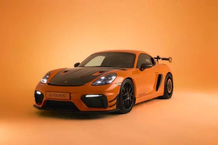 Porsche Netherlands presents 'De Tulp': a very unique 718 Cayman GT4 RS with Manthey Kit