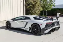 2017-lamborghini-aventador-sv-2017-lamborghini-aventador-sv-19fd327d-4809-46d0-8120-a65fc139dd3e-qxyly2-scaled