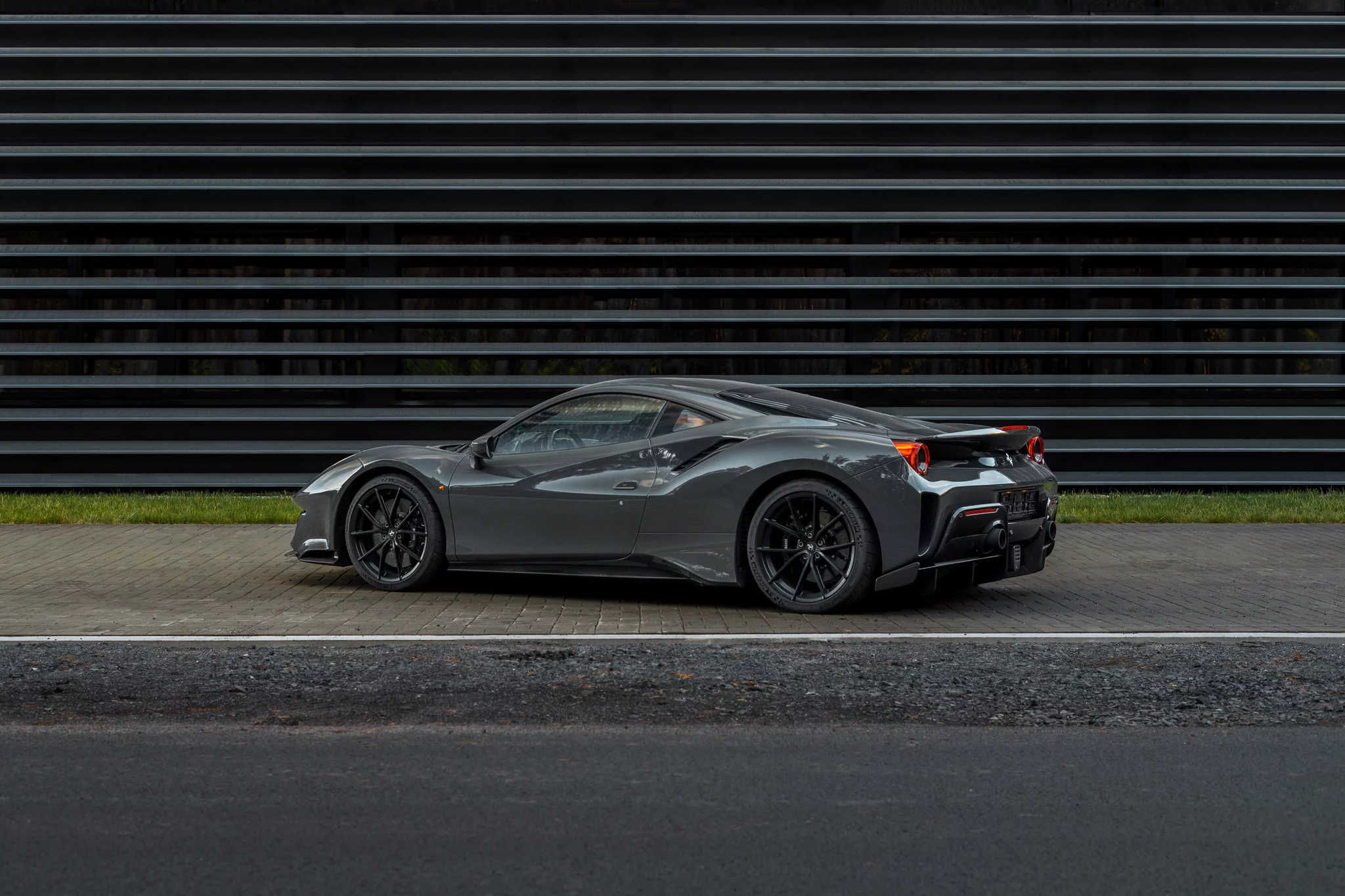 Grigio Scuro Ferrari 488