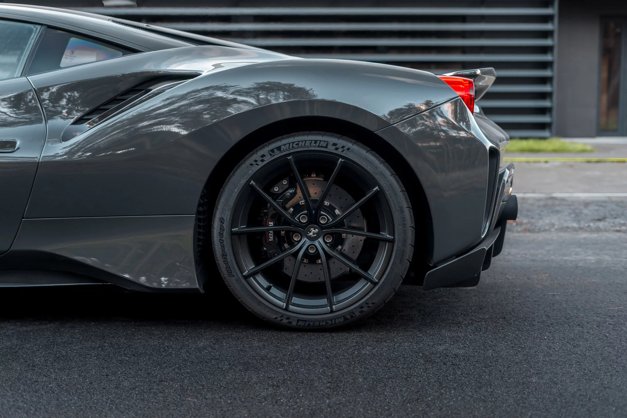 Grigio Scuro Ferrari 488