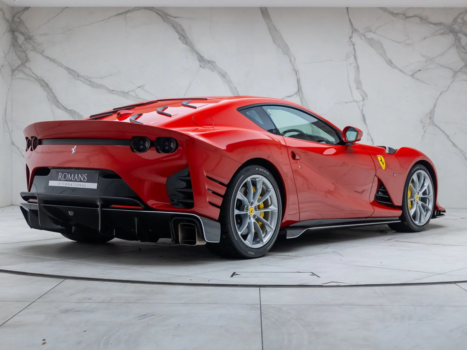 Rosso Cina Ferrari 812
