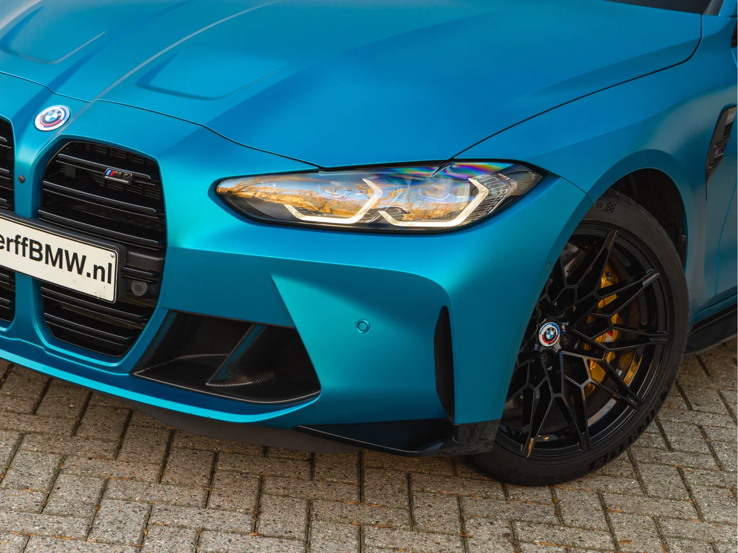 Frozen Tulum Blue BMW M4