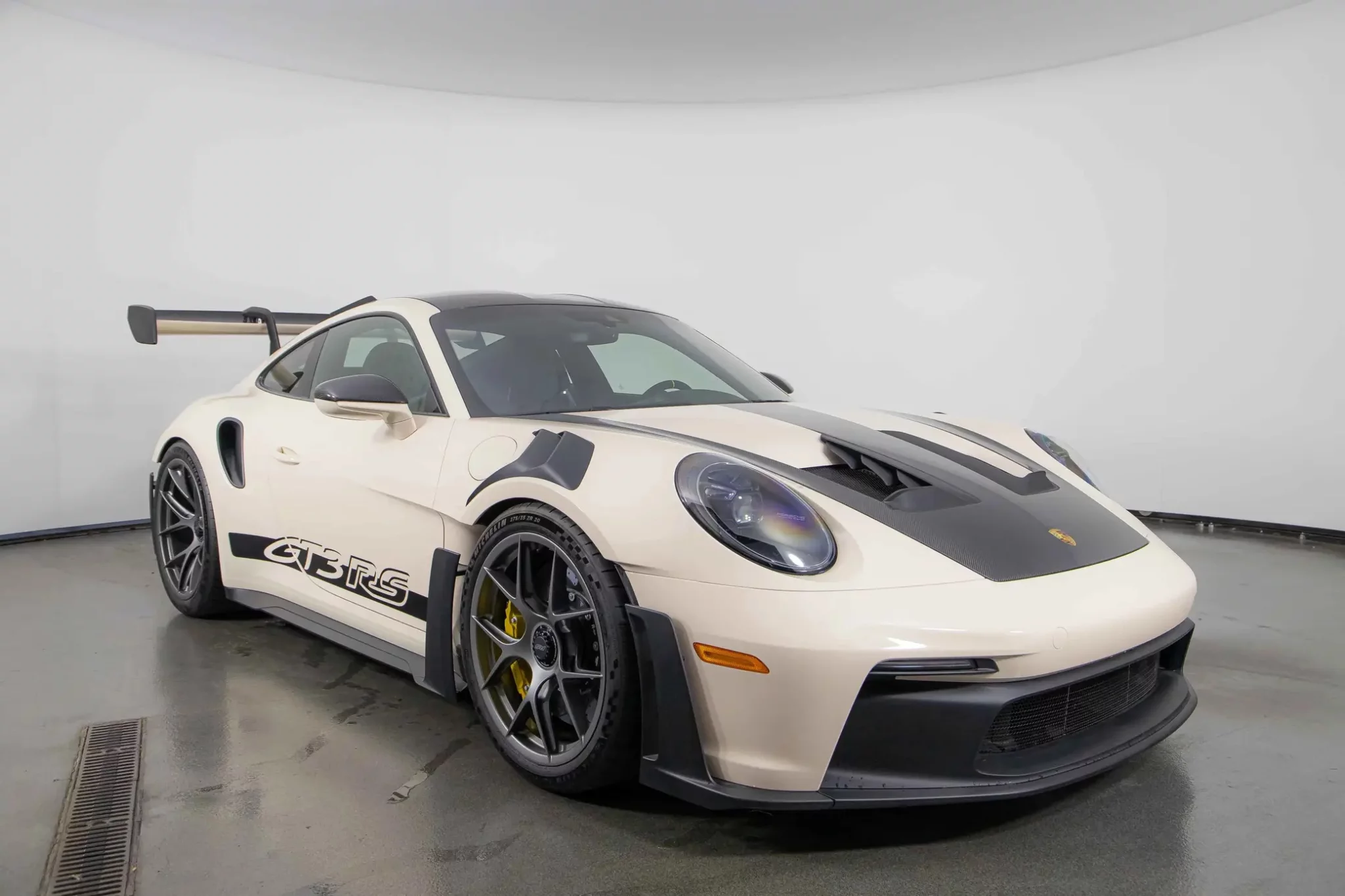 Creme White Porsche 911 GT3 RS