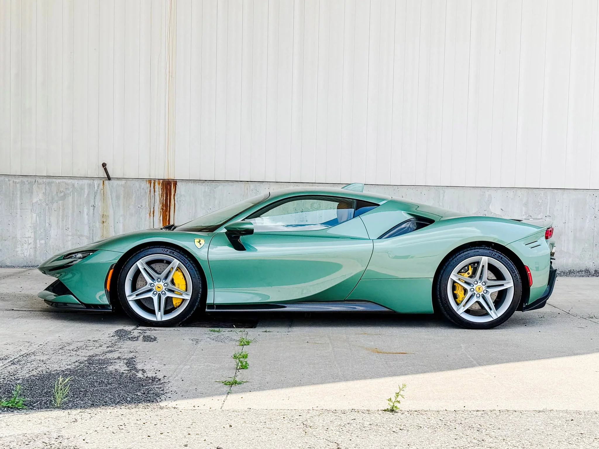 Verde Medio Ferrari SF90