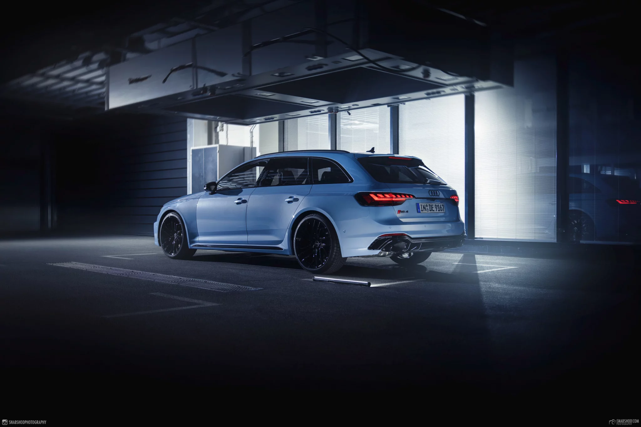 Frosted Glass Blue Audi RS4 Avant