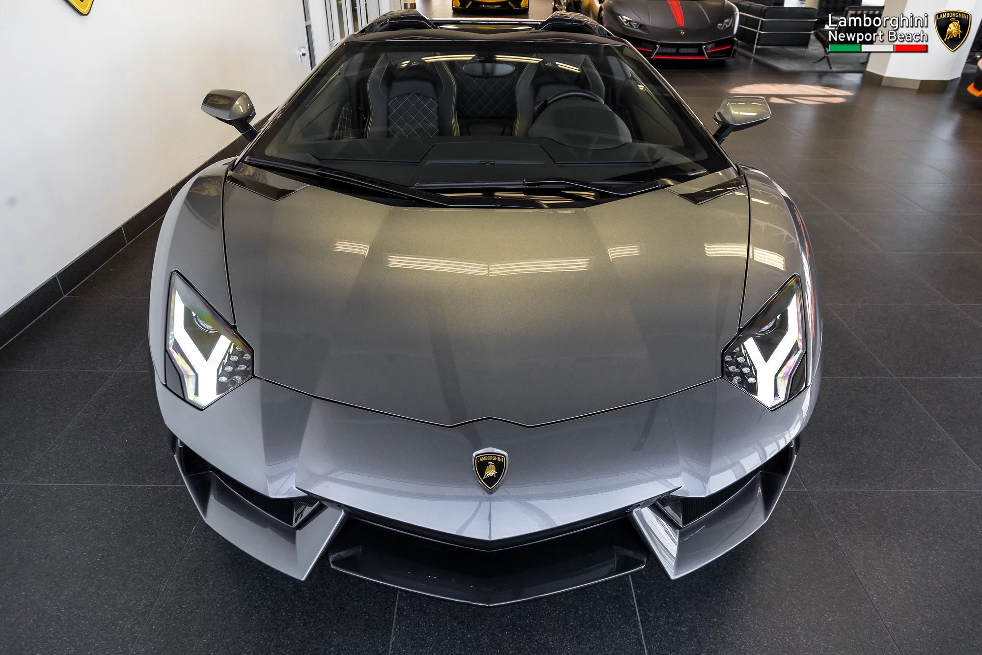 Grigio Estoque Lamborghini Aventador