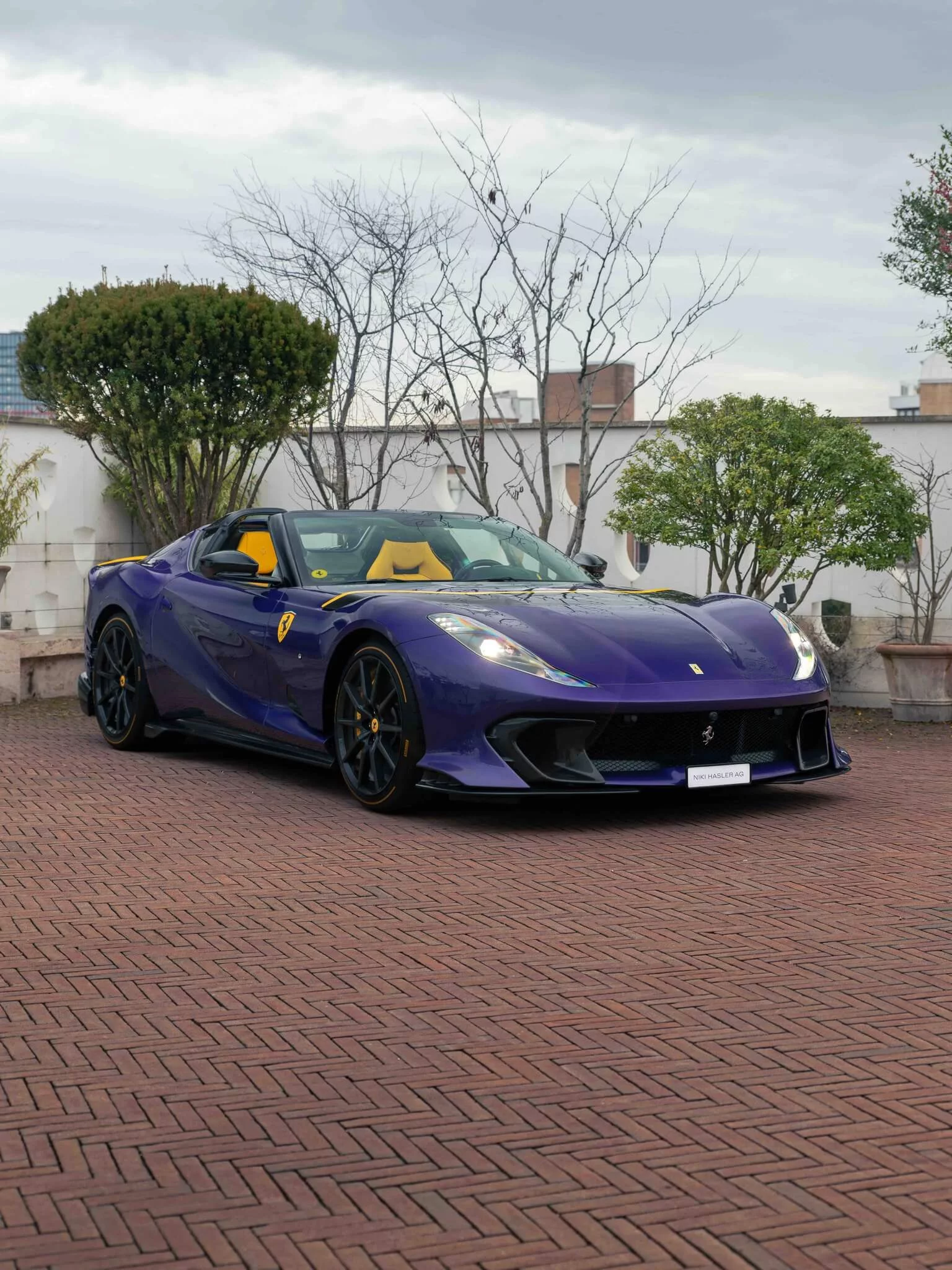 Violetto Dino Ferrari 812