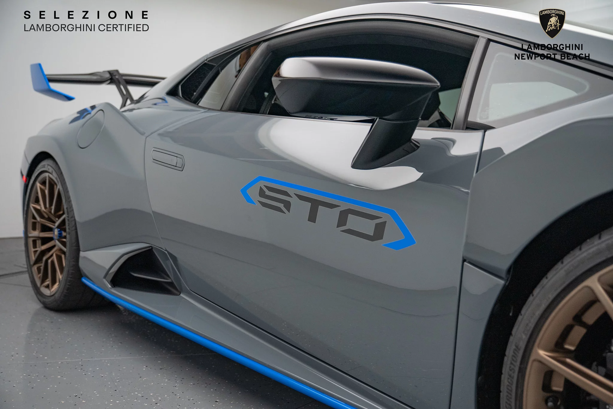 Grigio Telesto Lamborghini Huracán