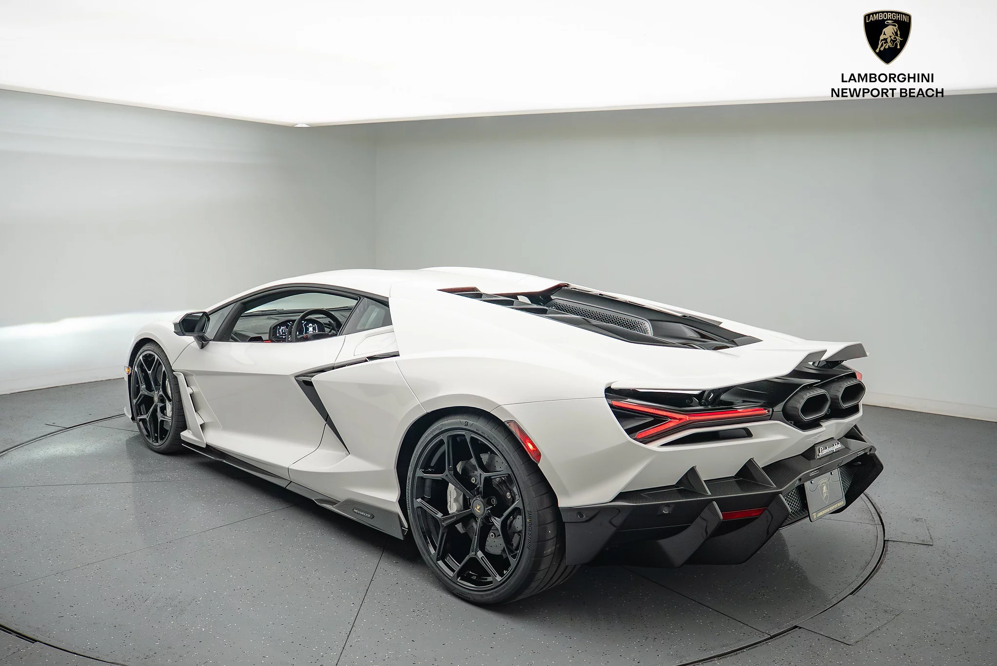 Bianco Monocerus Lamborghini Revuelto