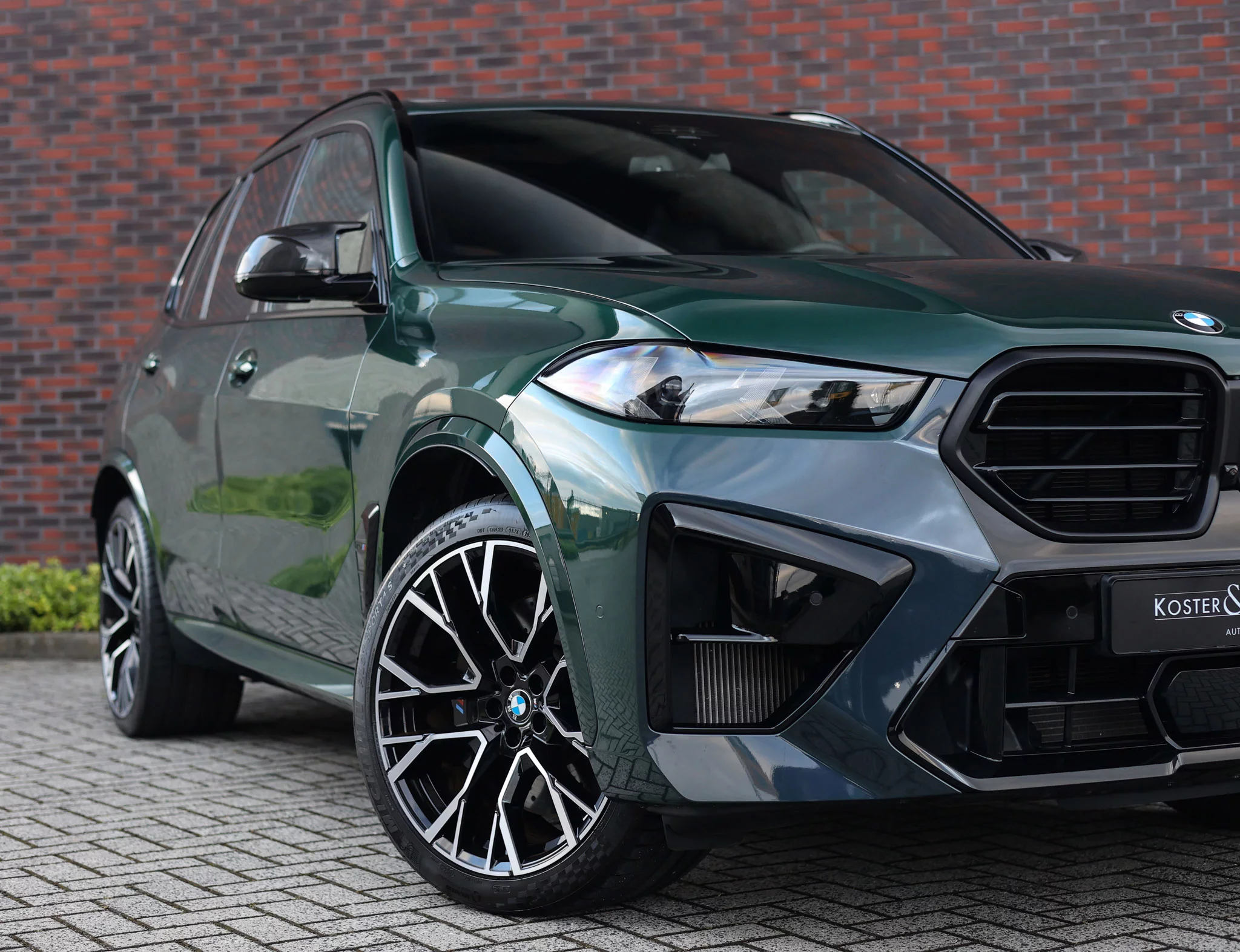 Aurora Diamond Green BMW X5