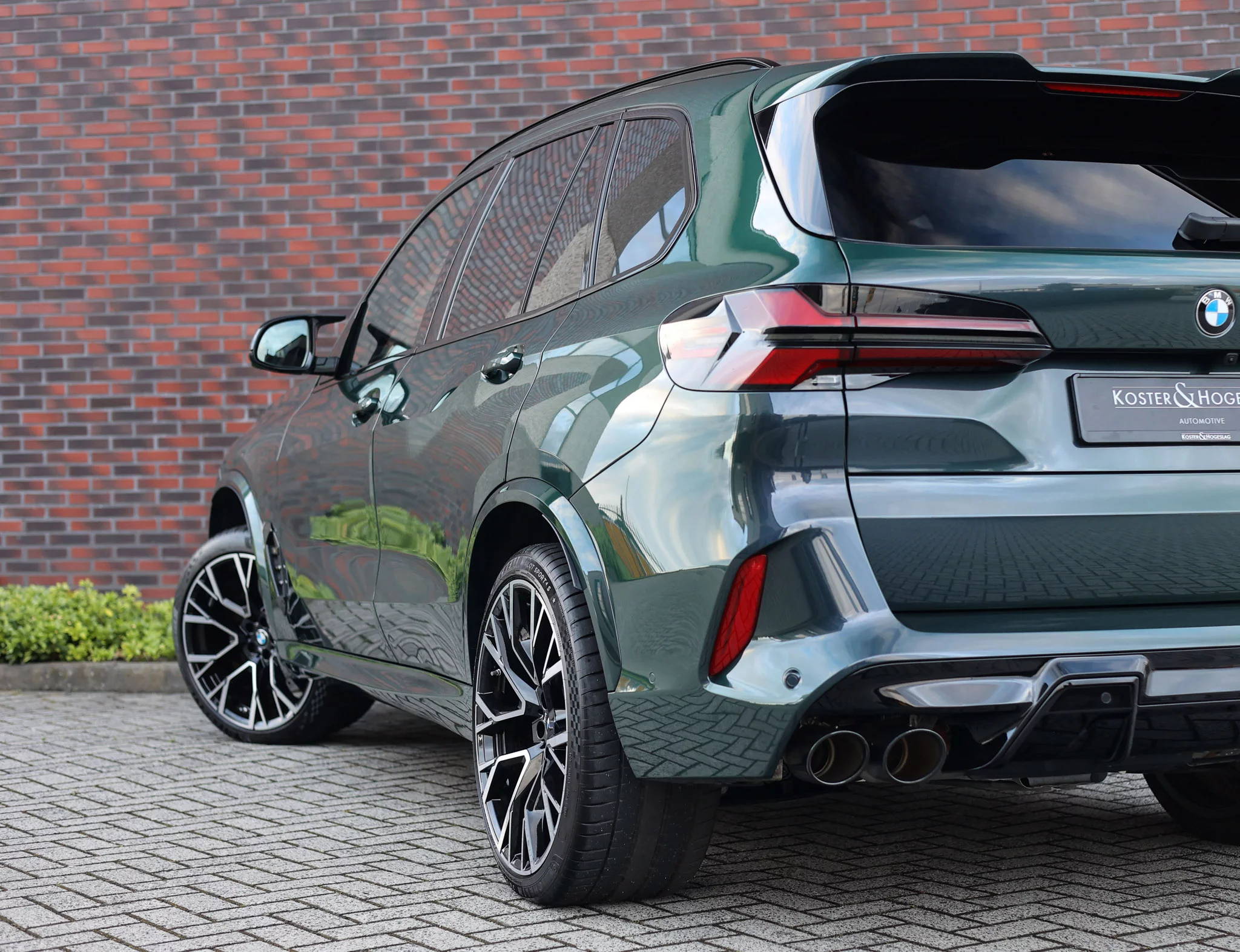 Aurora Diamond Green BMW X5
