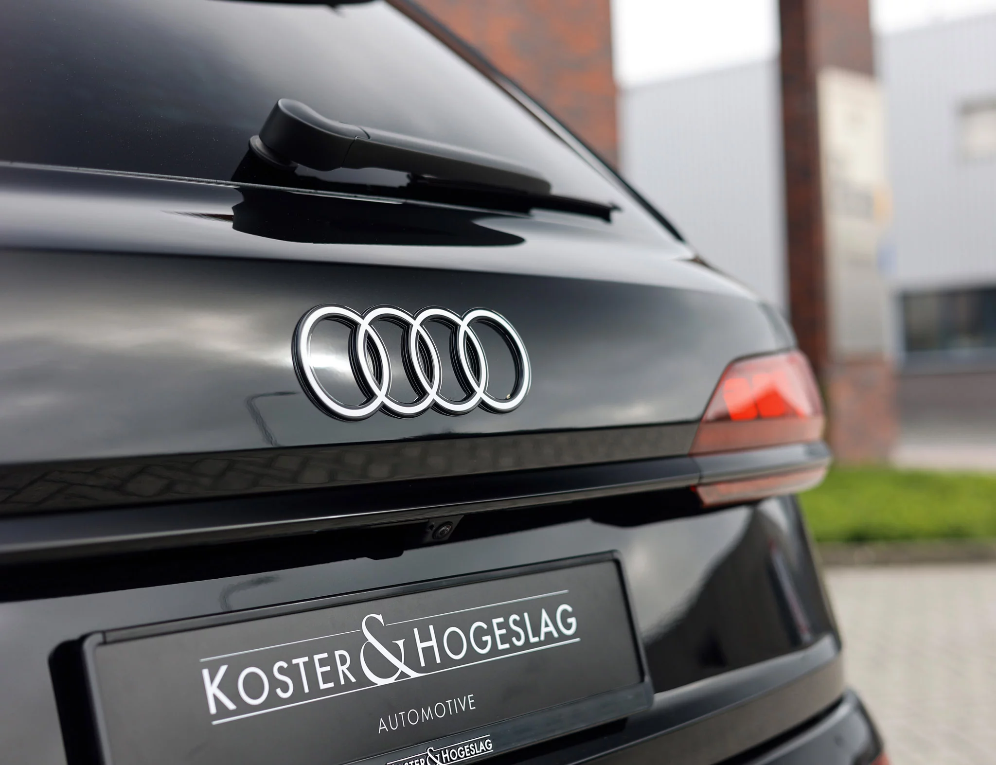 Mythos Black Audi Q7