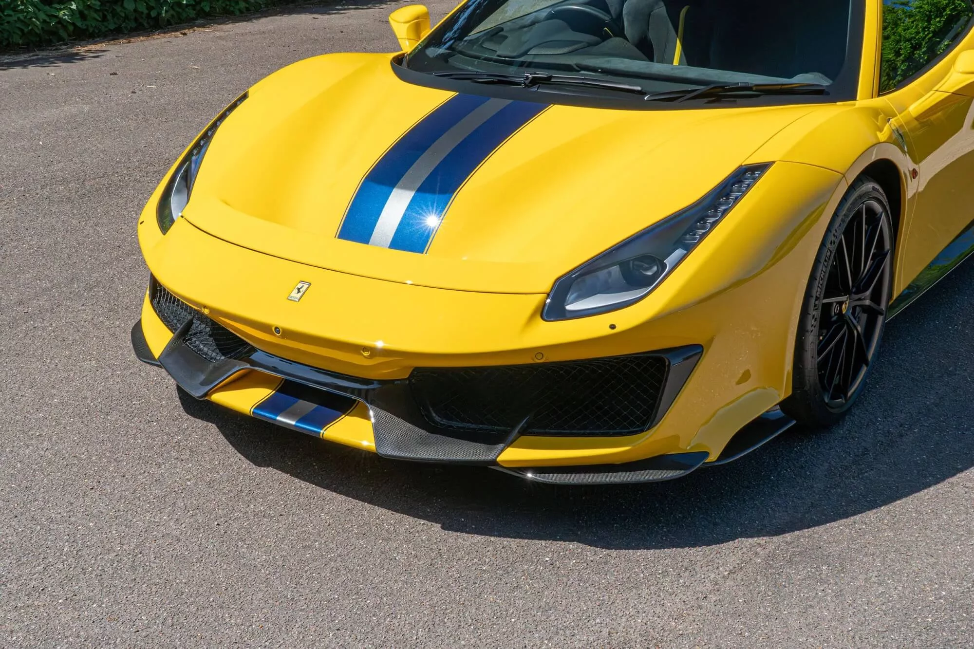 Giallo Modena Ferrari 488