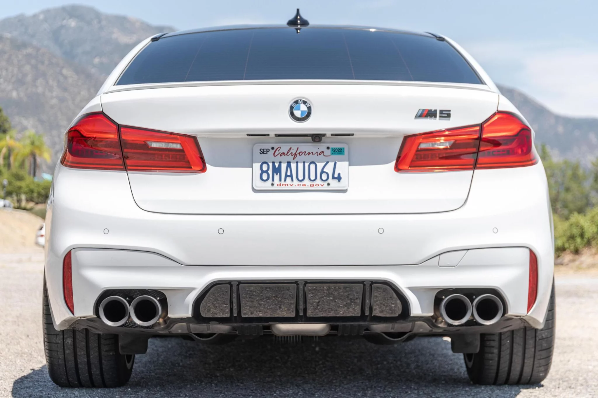 Alpine White III BMW M5