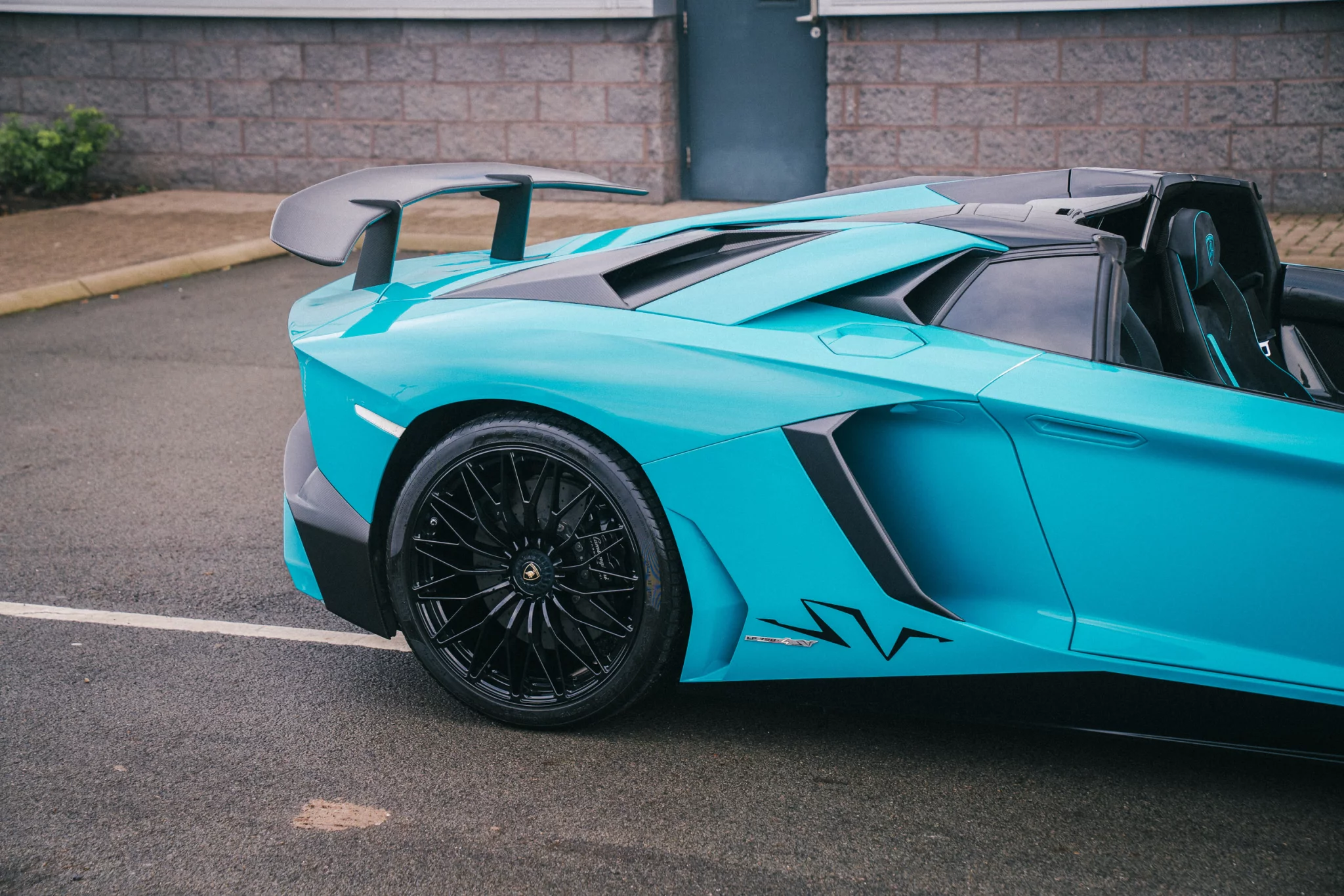 Blu Glauco Lamborghini Aventador