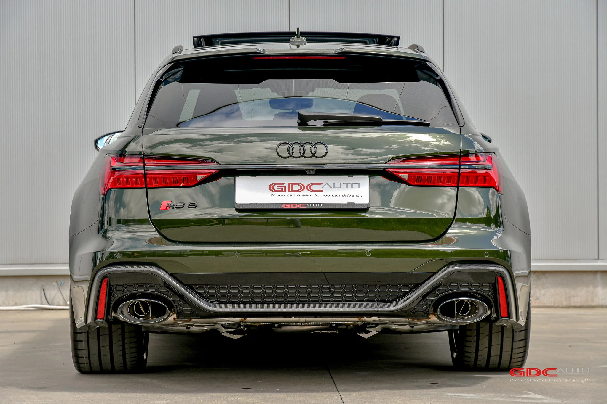 Olive Audi RS6 Avant