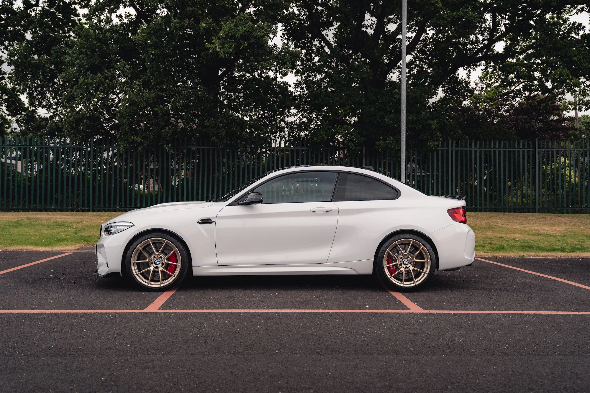 Alpine White III BMW M2