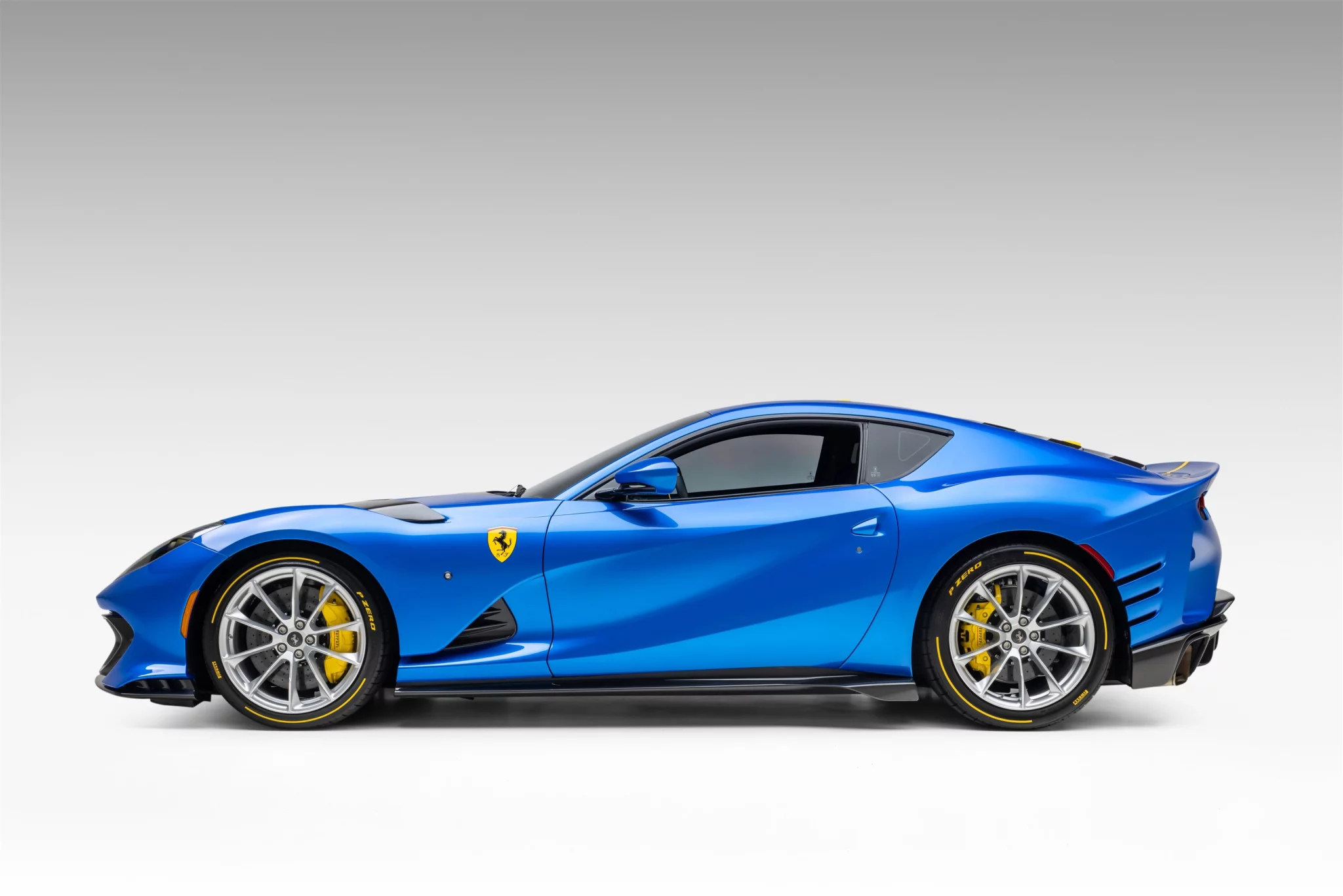 Azzurro Mica Ferrari 812