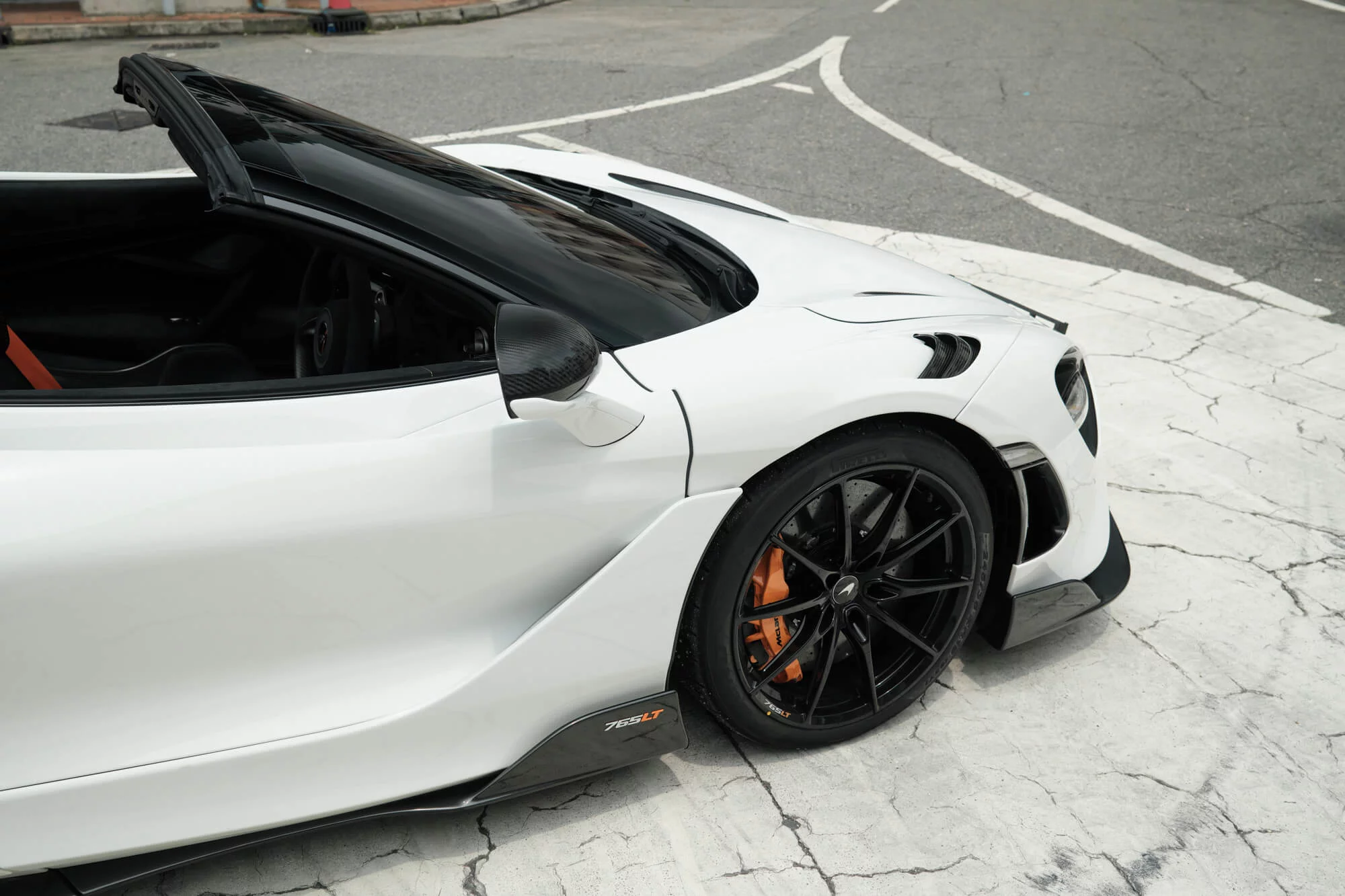 Silica White McLaren 765LT