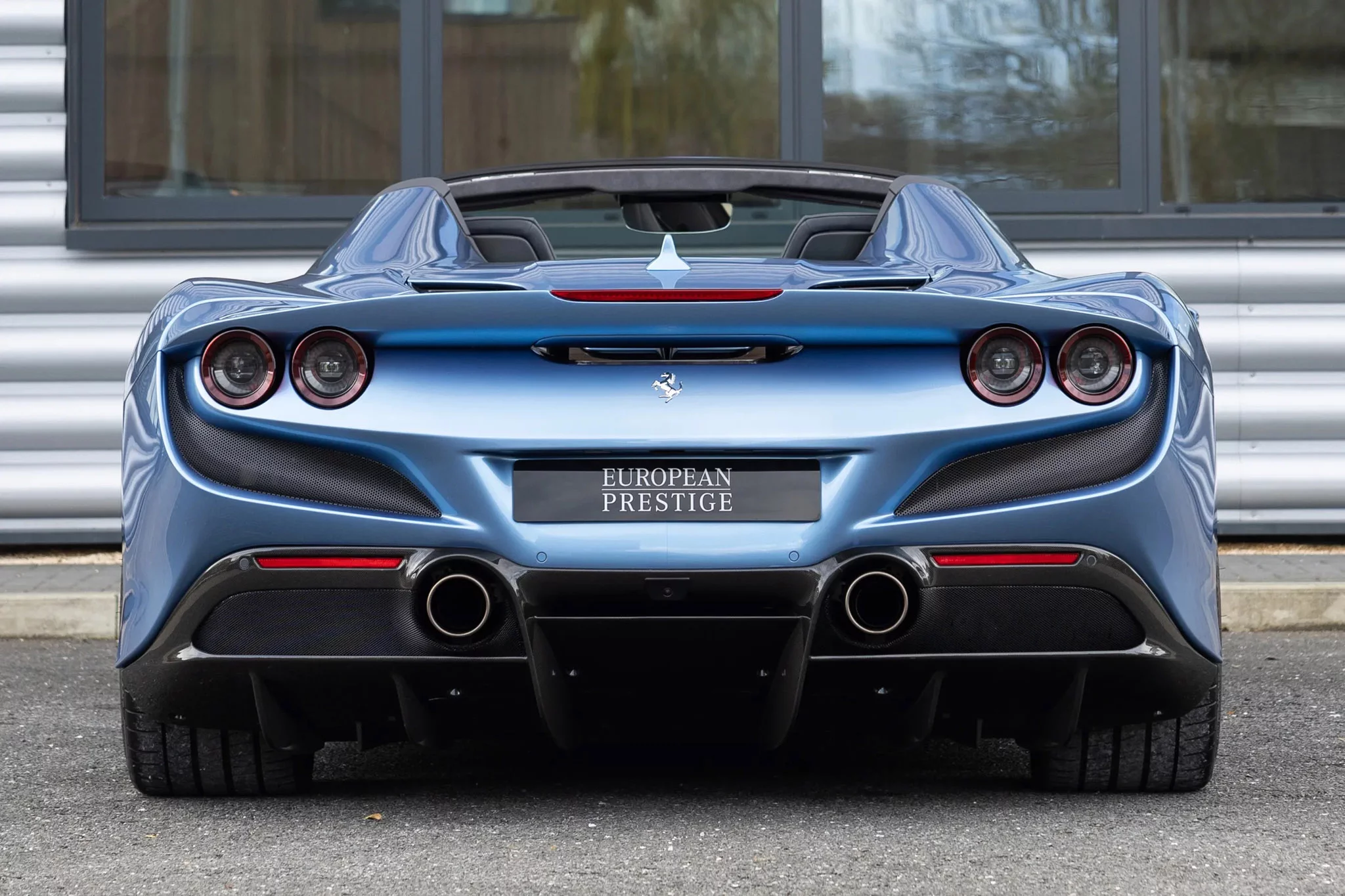 Azzurro California Ferrari F8