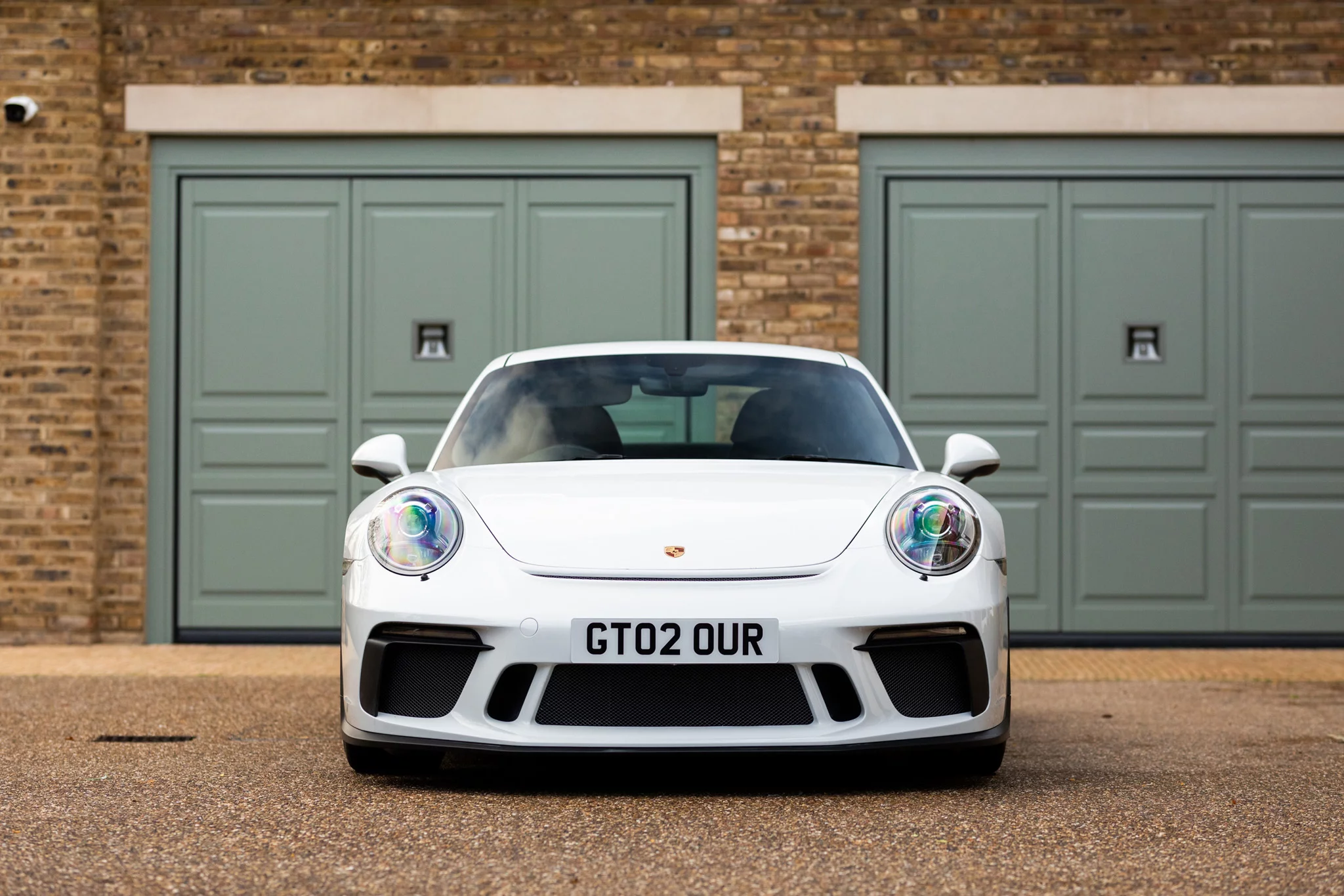 Pure White Porsche 911 GT3
