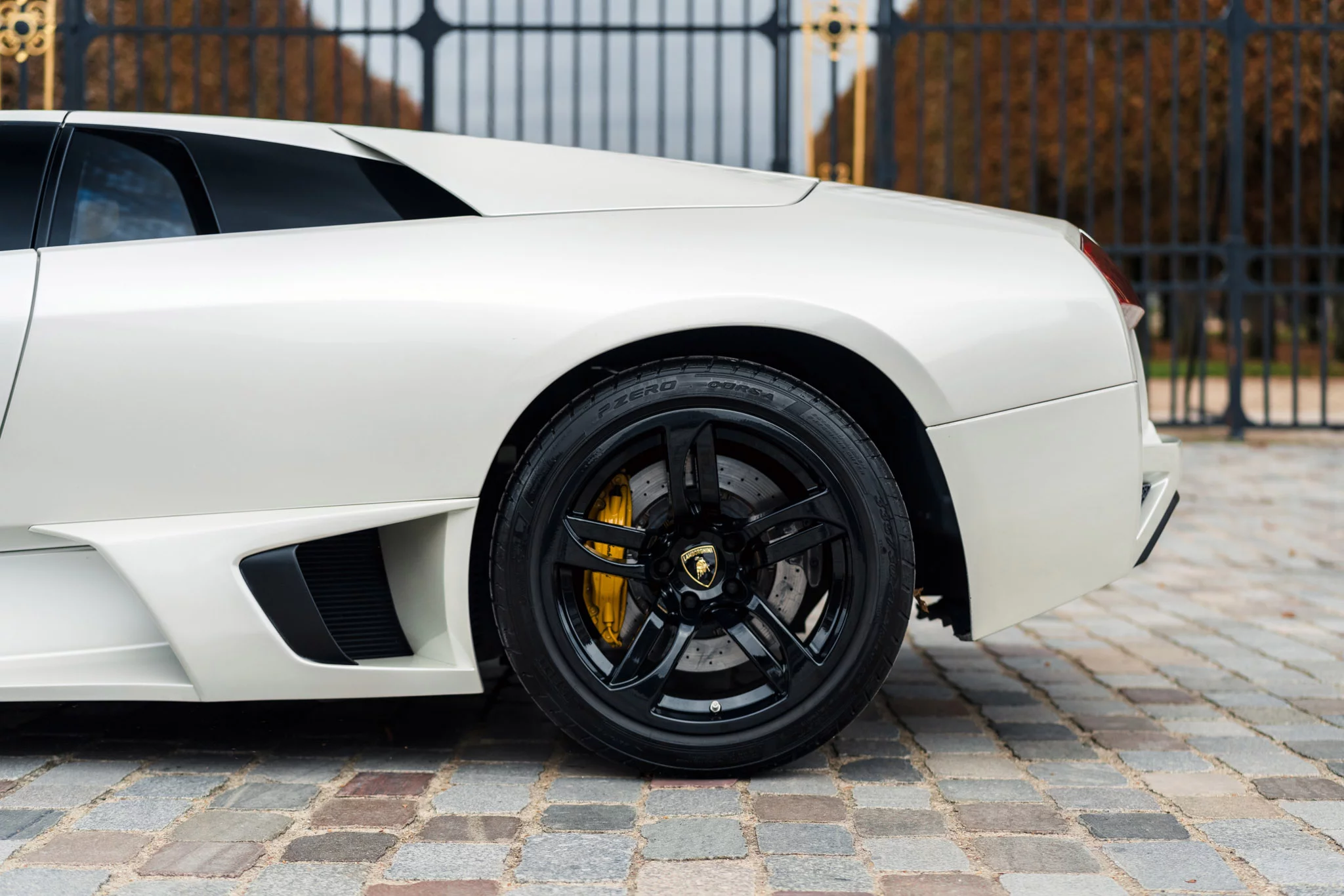 Balloon White Lamborghini Murciélago