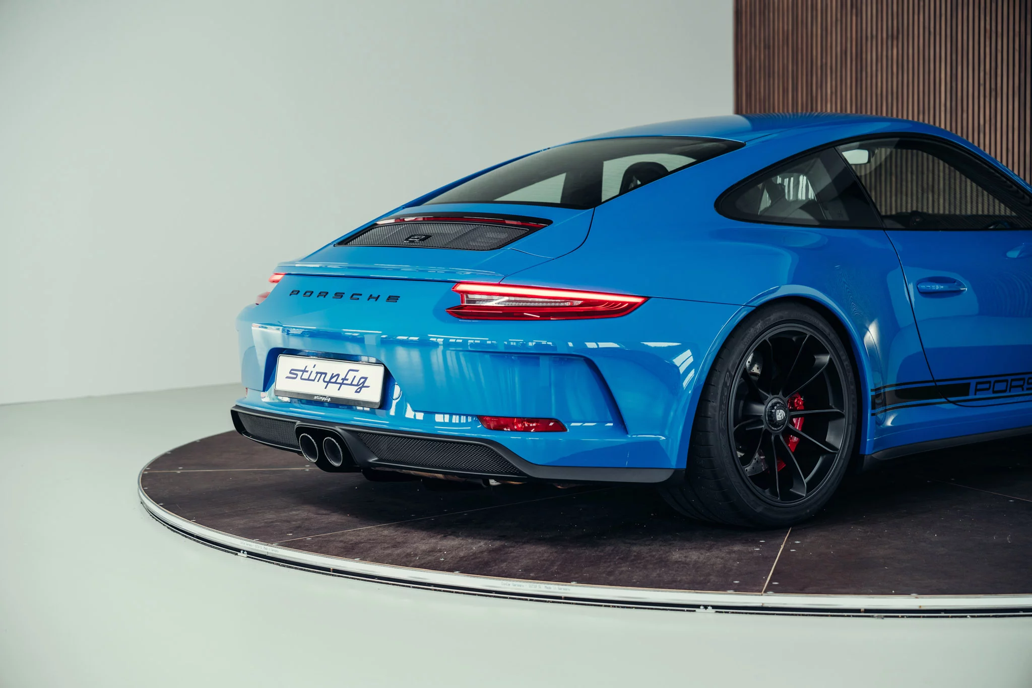 Turqoise Blue Porsche 911 GT3