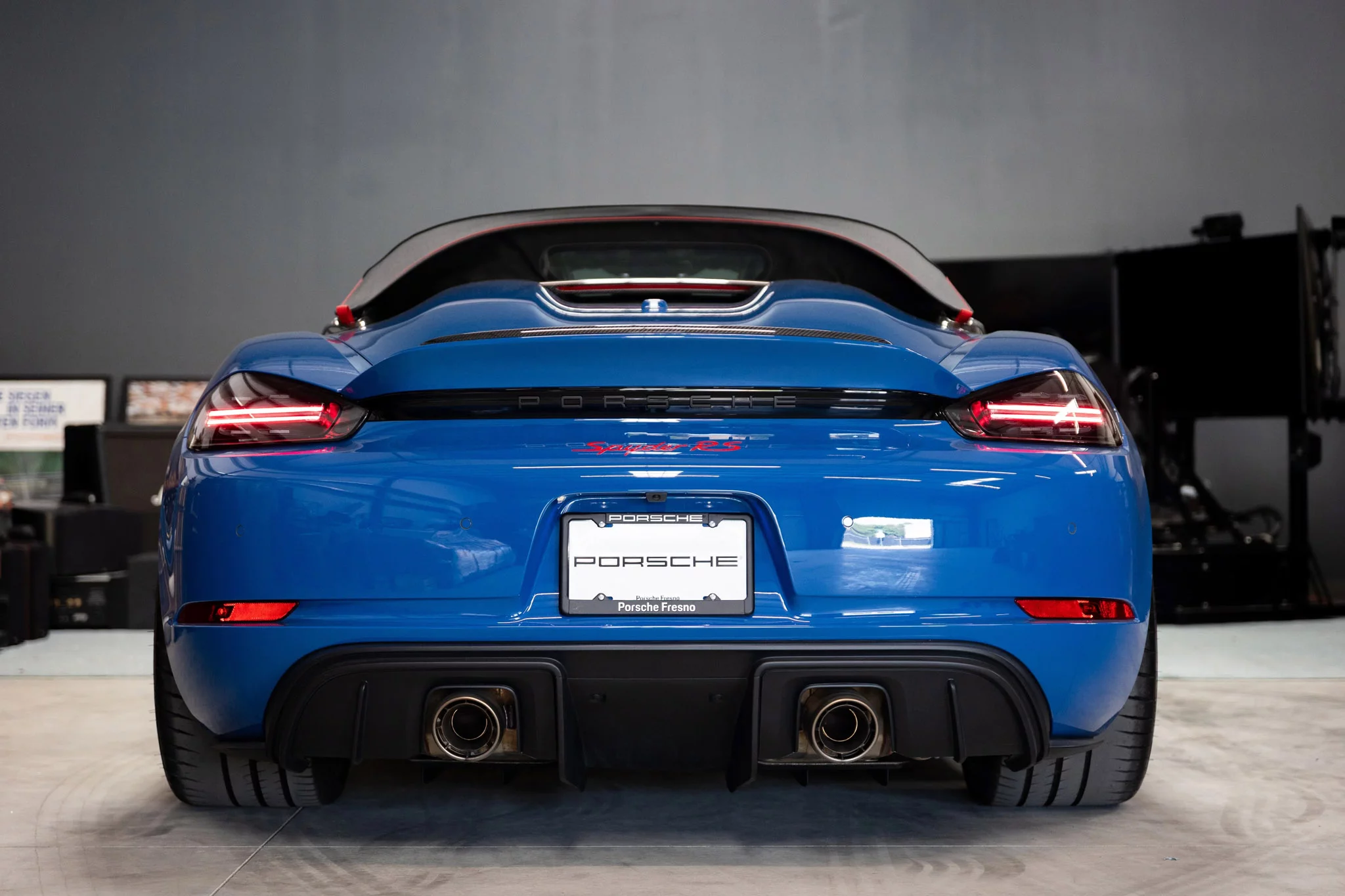 Golf Blue Porsche 718 Spyder RS