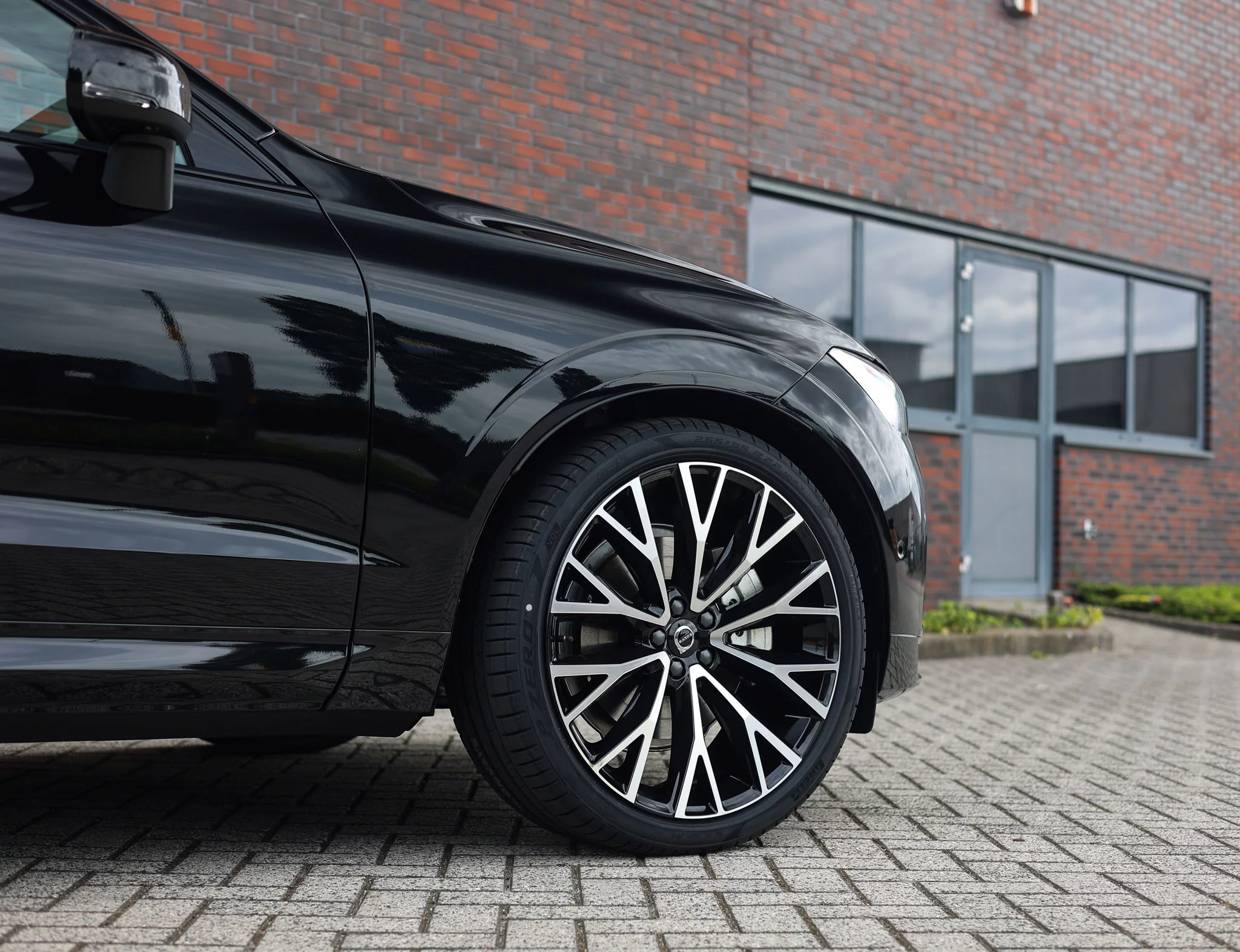 Onyx Black Volvo XC60