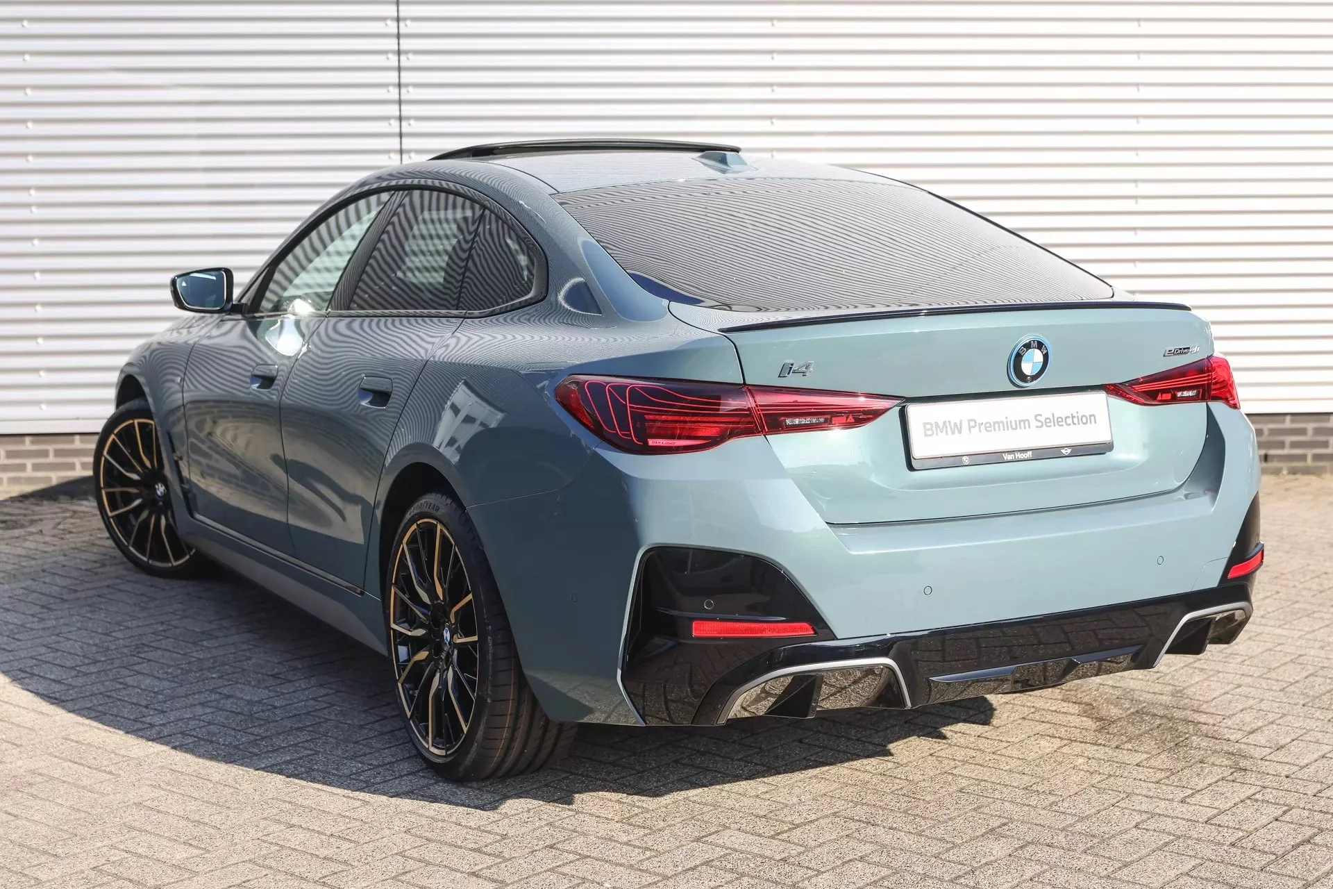Cape York Green BMW i4
