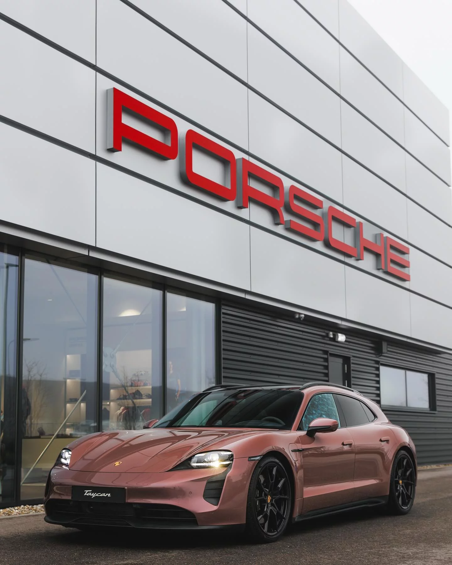 Allium Red Metallic Porsche Taycan