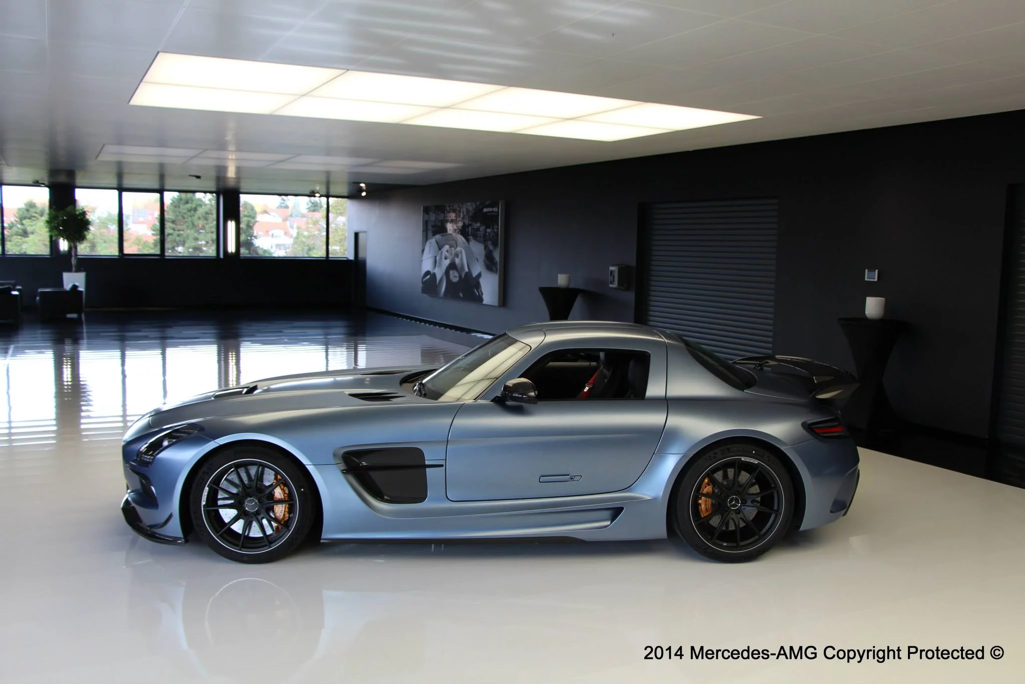 Yosemite Blue Magno Mercedes-Benz SLS AMG
