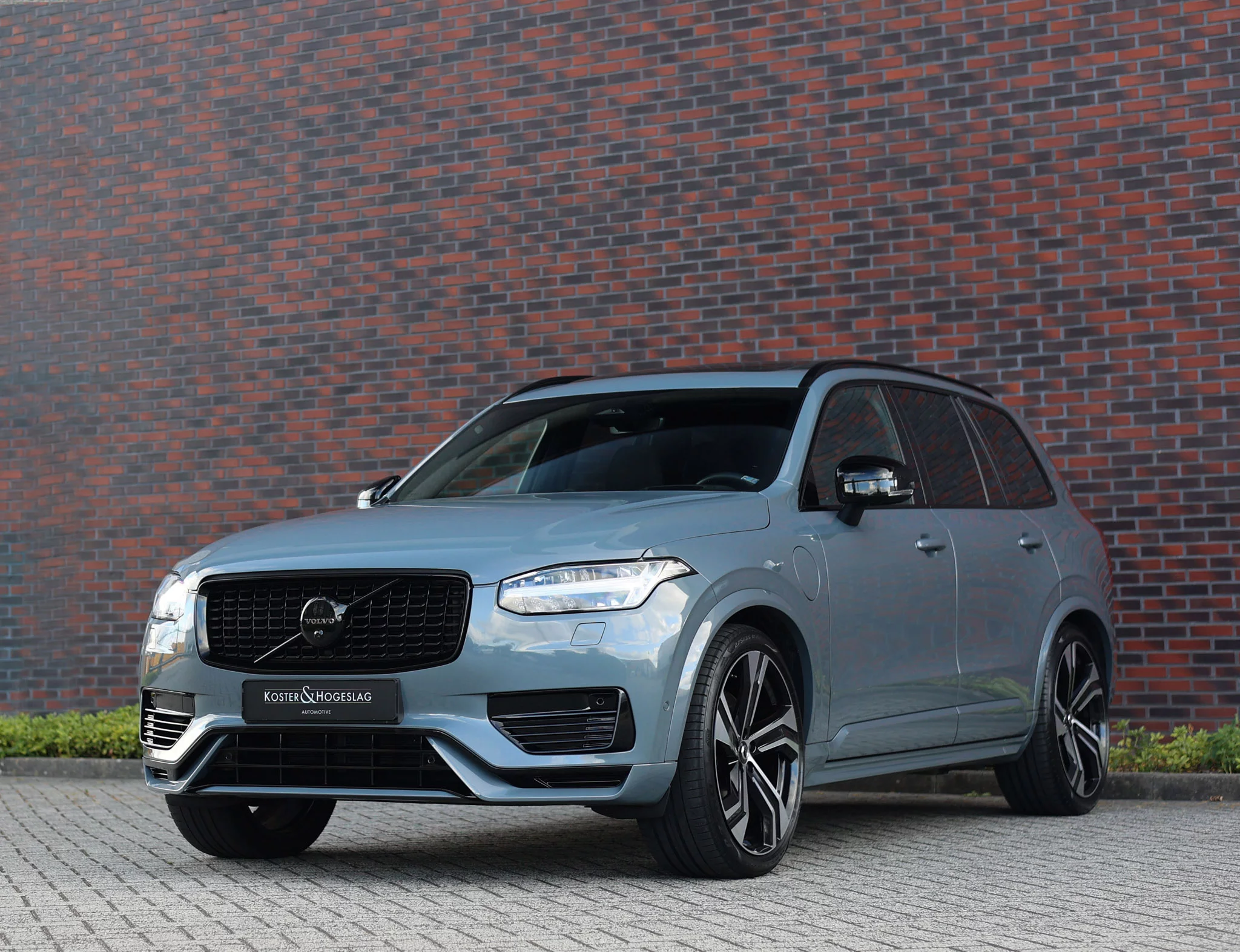 Thunder Grey Volvo XC90