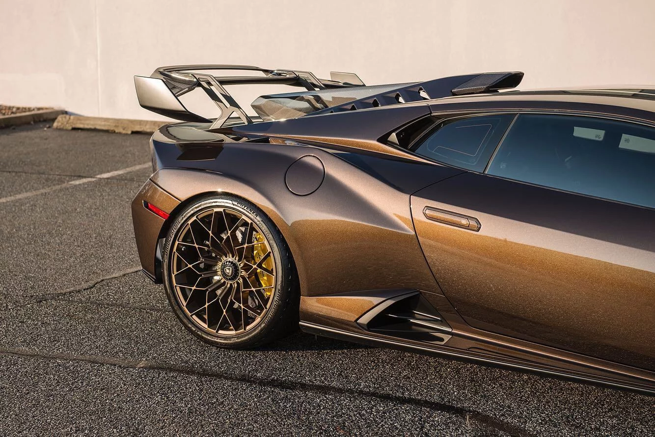 Marrone Alcestis Lamborghini Huracán