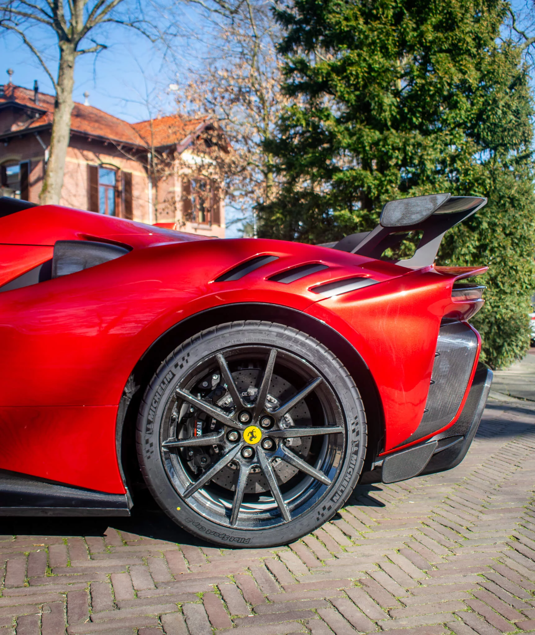 Rosso Magma Ferrari SF90